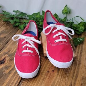 Keds. Red and White Canvas Sneakers Low-Top Casual. Size 8. Like New